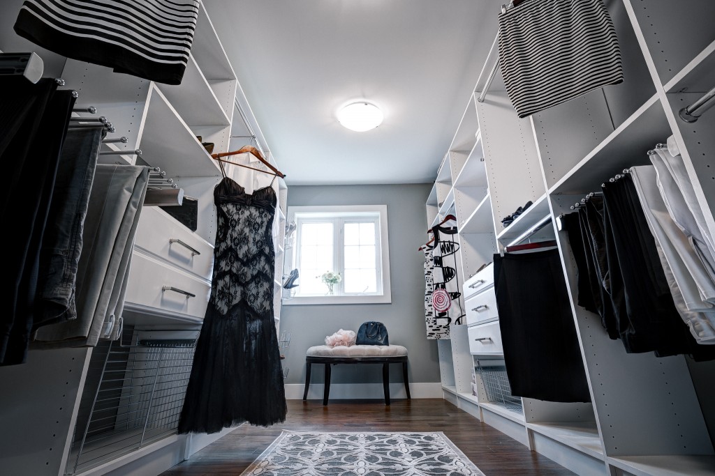 CLOSET 4